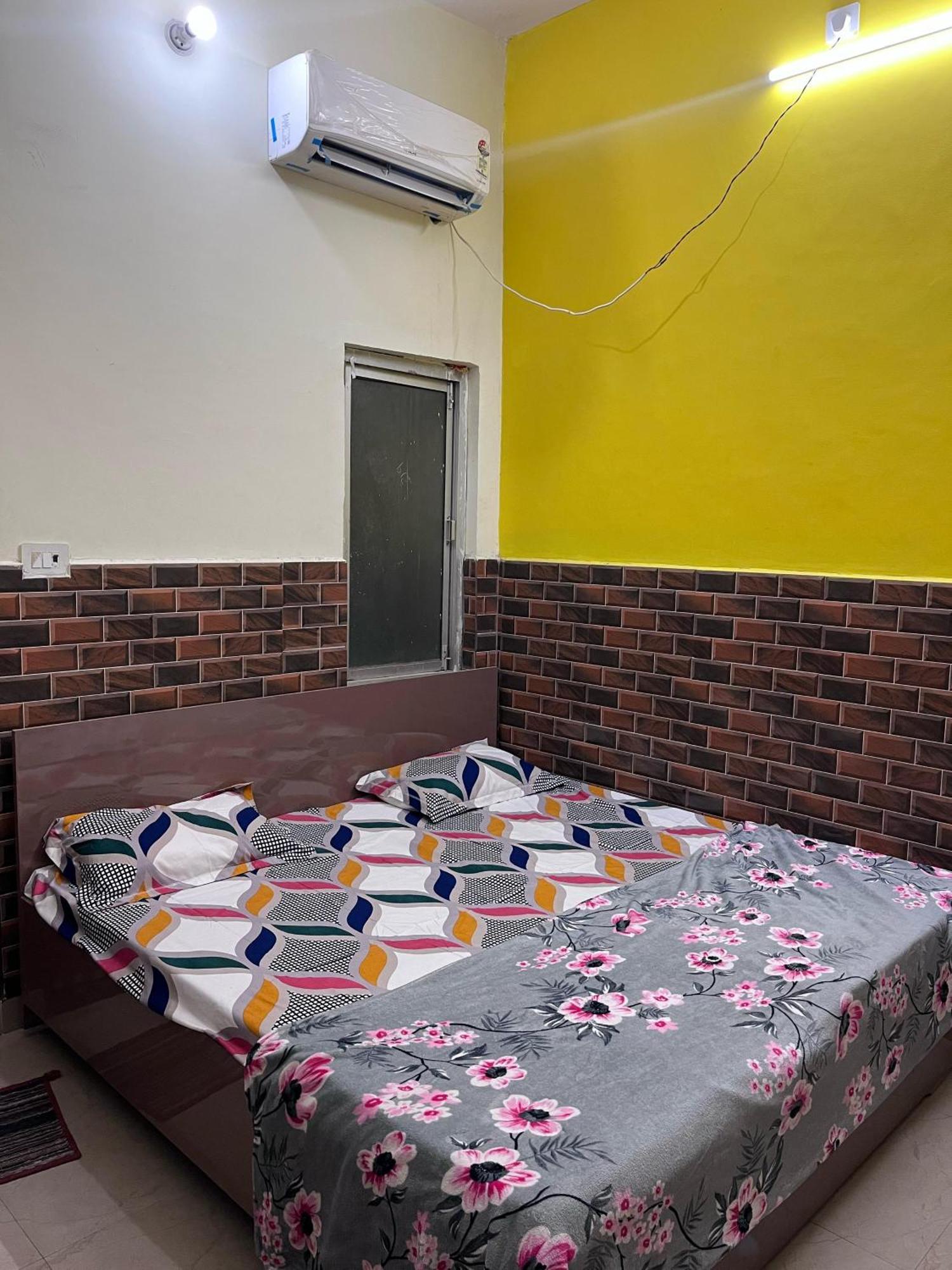 Guest house Prem Pushp Awash Vrindavan