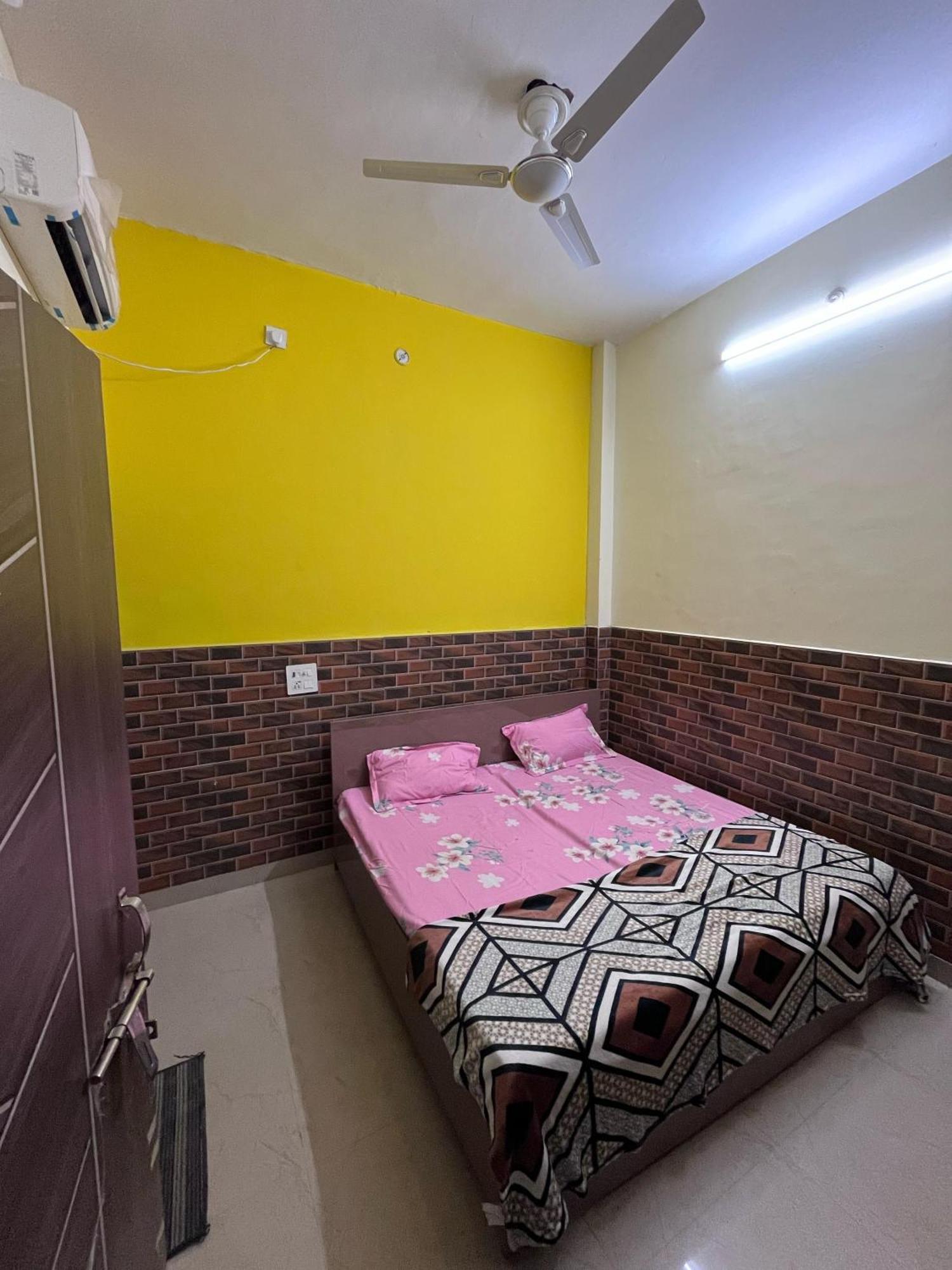 Prem Pushp Awash Guest house